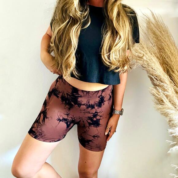 NEW Viral TikTok Black Seamless Tie Dye Scrunch Gym High Rise Short Shorts L - Picture 1 of 16
